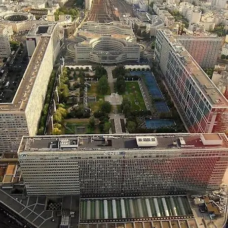 Sur Les Hauteurs De Montparnasse *